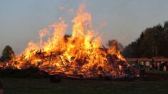 Brauchtum – Osterfeuer St. Michael
