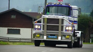 Privat: [ID: fHcFZAX7HYU] Youtube Automatic