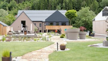 Privat: [ID: QM8PPKcUg4s] Youtube Automatic