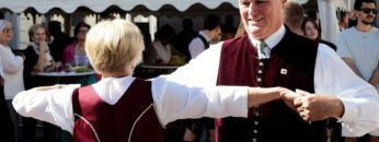 Privat: [ID: Jj76Z2fLJyY] Youtube Automatic