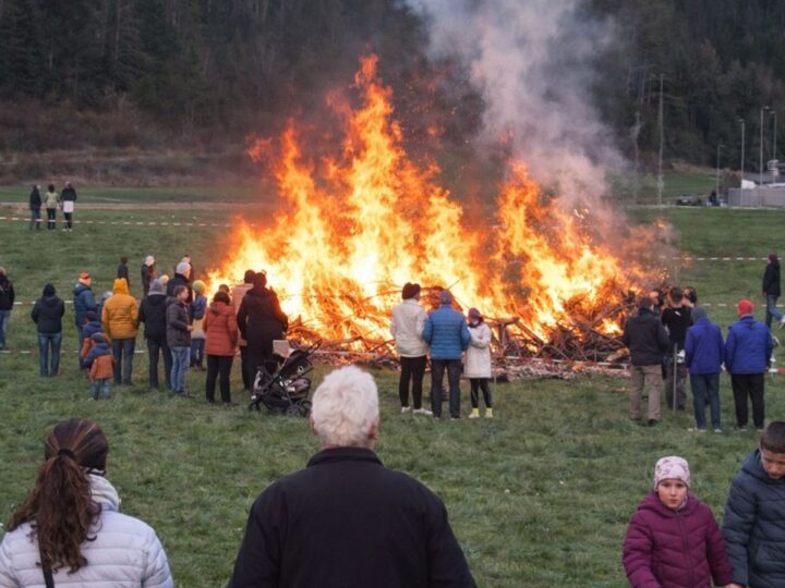 Privat: [ID: clAwTDZLDaM] Youtube Automatic